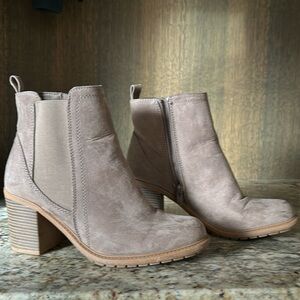 Natural Reflection boots